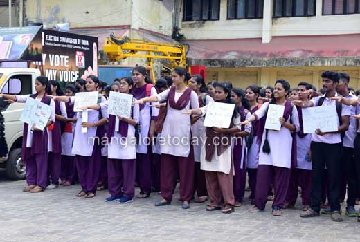 Human chain 